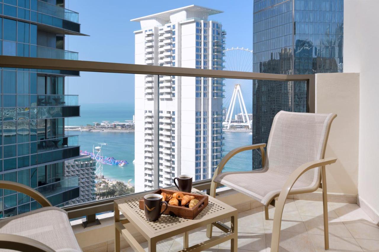 Moevenpick Hotel Jumeirah Beach Dubai Luaran gambar A balcony