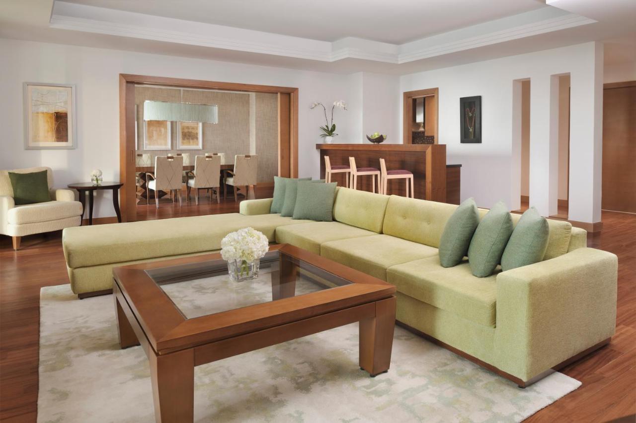 Moevenpick Hotel Jumeirah Beach Dubai Luaran gambar A living room