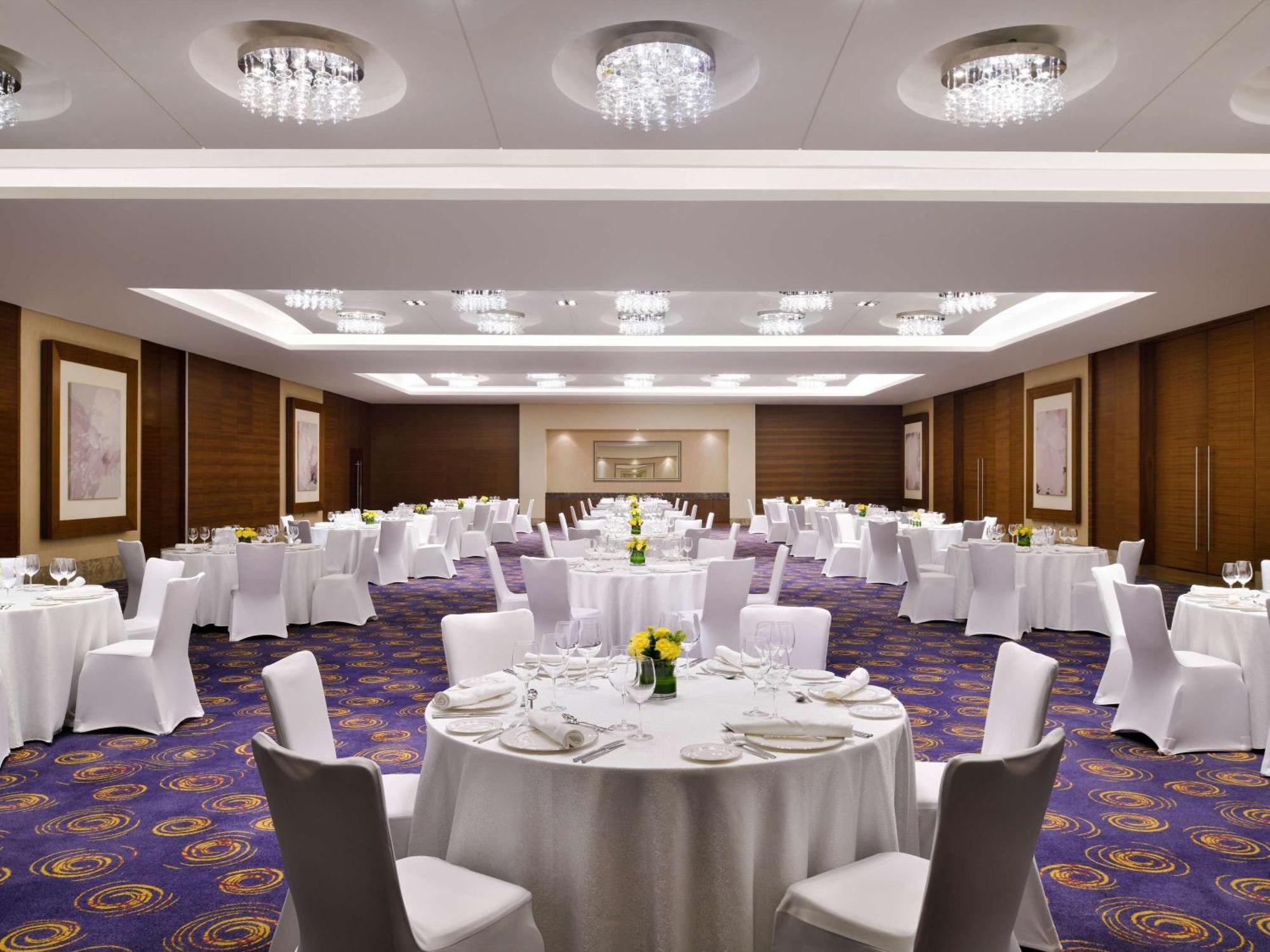 Moevenpick Hotel Jumeirah Beach Dubai Luaran gambar The ballroom