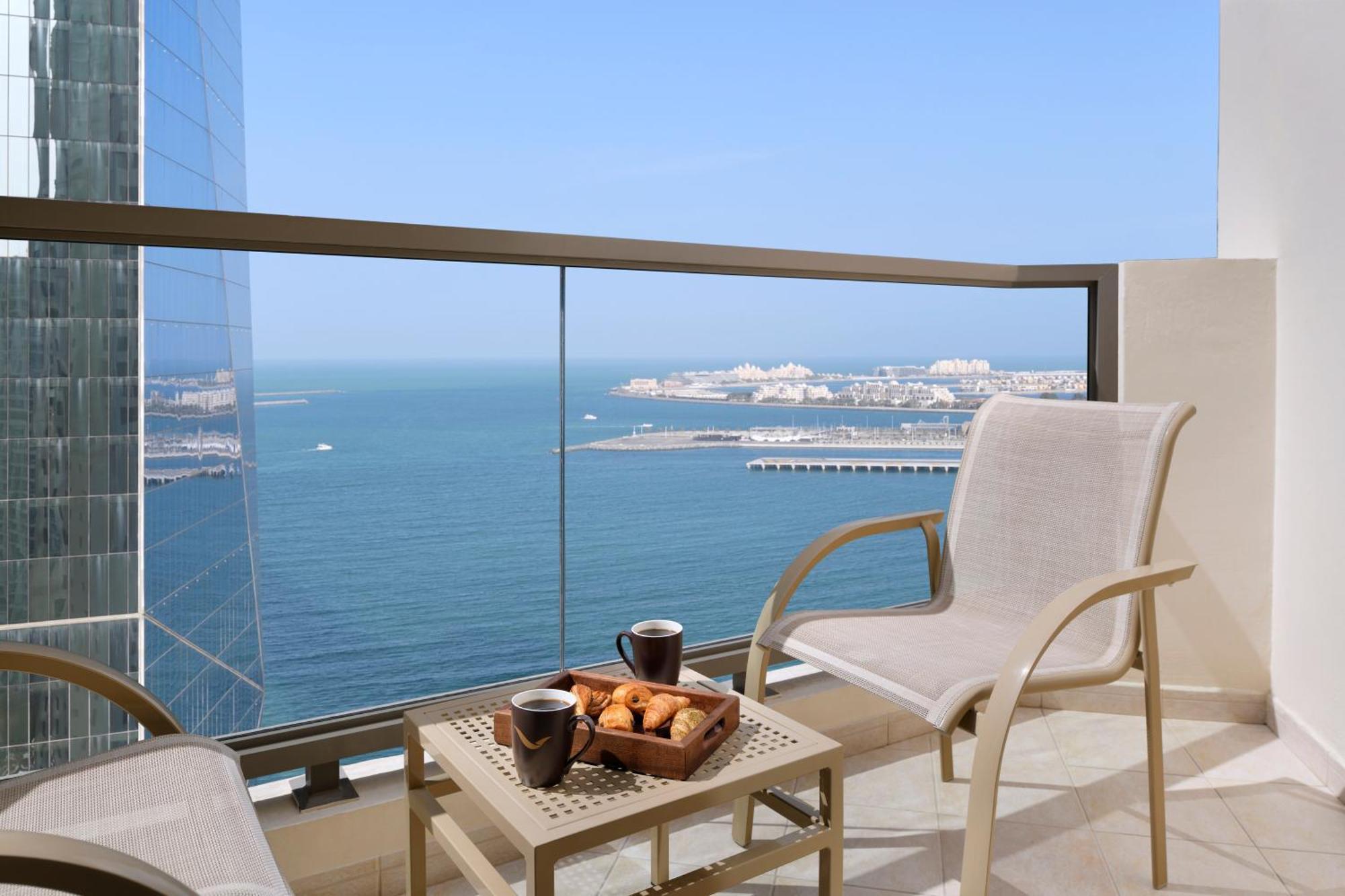 Moevenpick Hotel Jumeirah Beach Dubai Luaran gambar View from the balcony of a suite