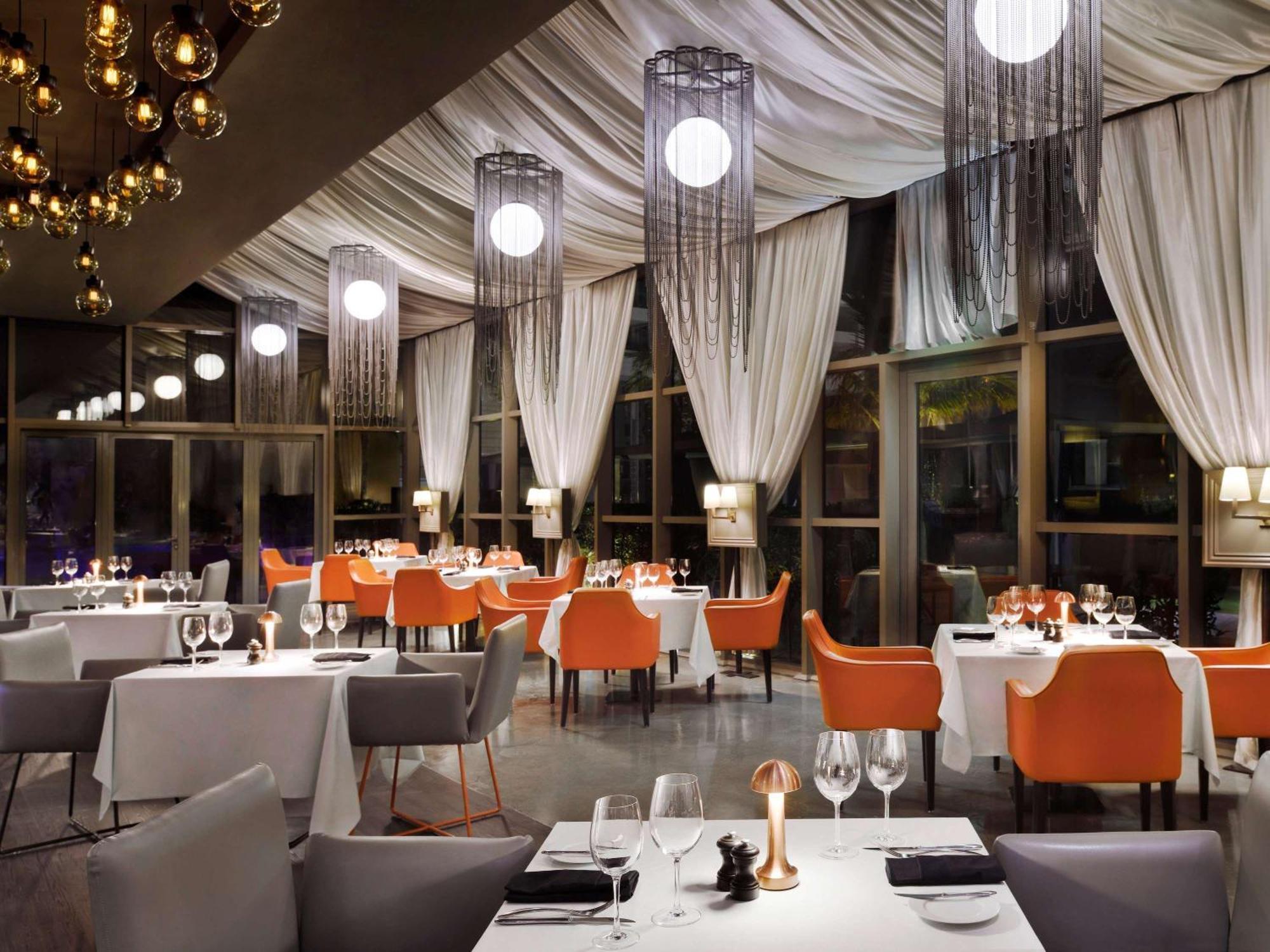Moevenpick Hotel Jumeirah Beach Dubai Luaran gambar The restaurant