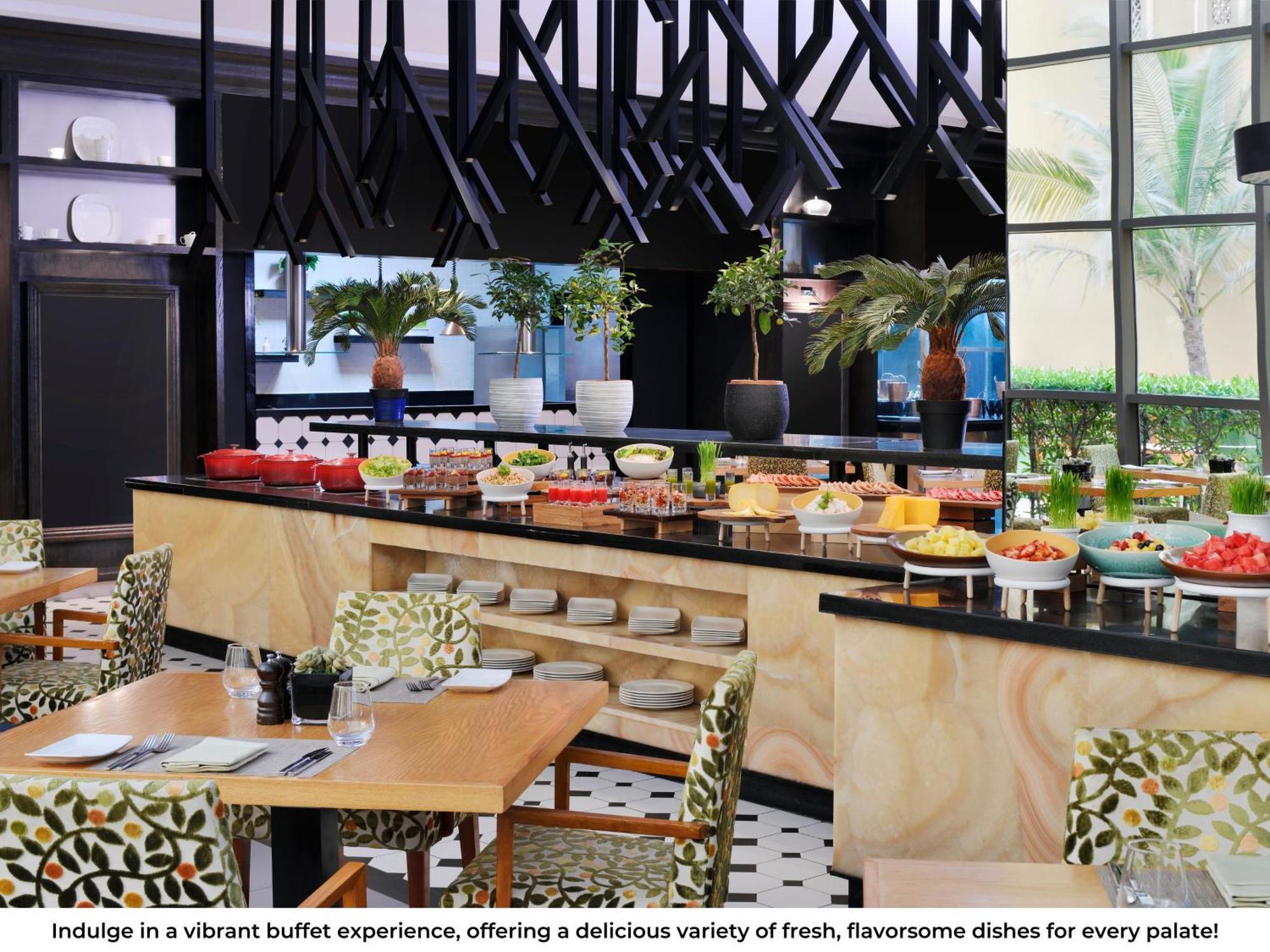 Moevenpick Hotel Jumeirah Beach Dubai Luaran gambar The buffet at the hotel