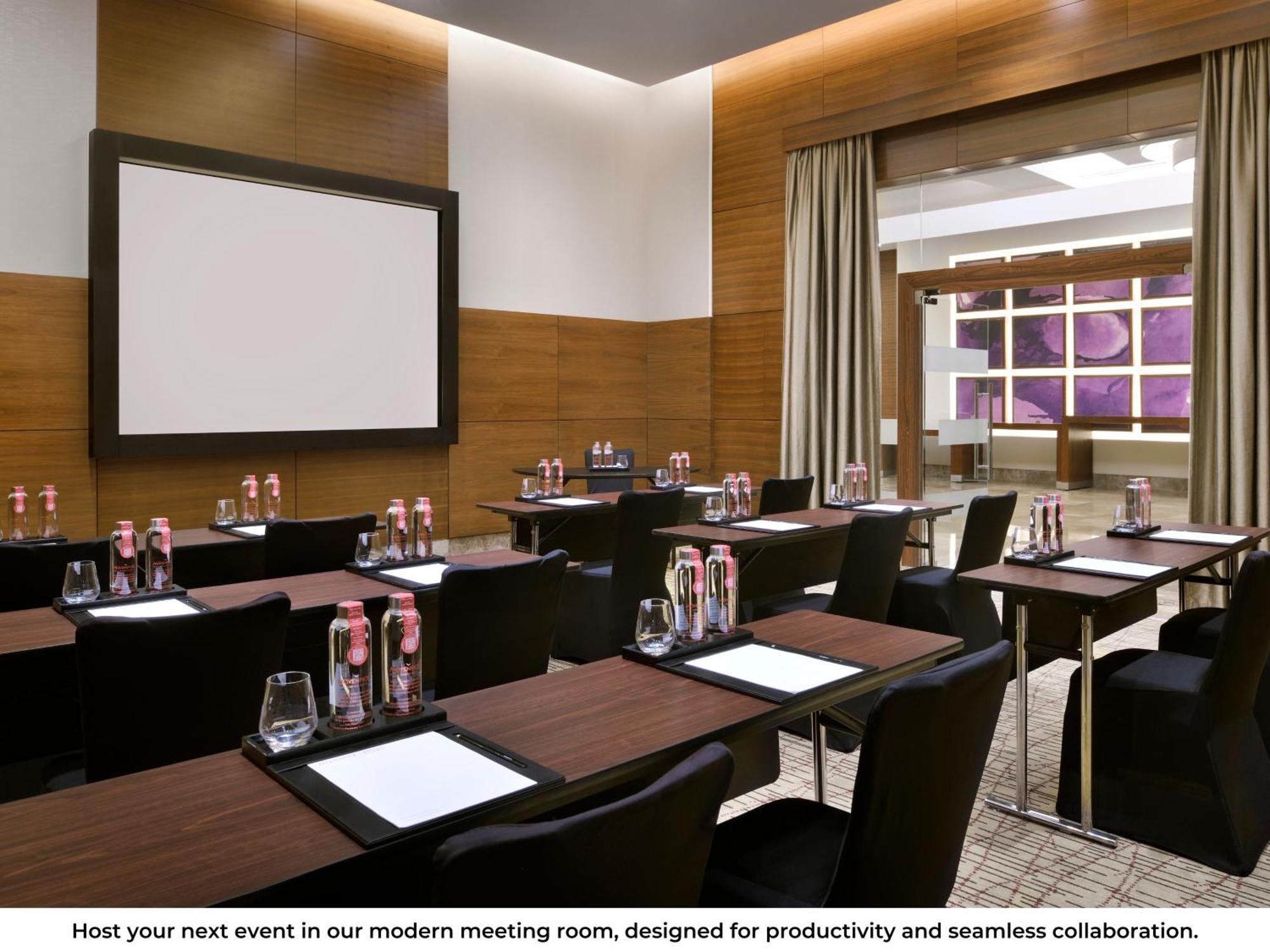 Moevenpick Hotel Jumeirah Beach Dubai Luaran gambar Meeting room